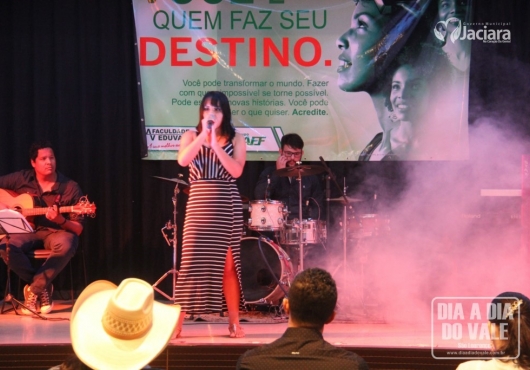 Centro de Eventos Jovelina Maria de Almeida | M�rcio Fid�lis