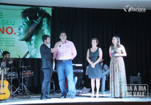 Centro de Eventos Jovelina Maria de Almeida | M�rcio Fid�lis