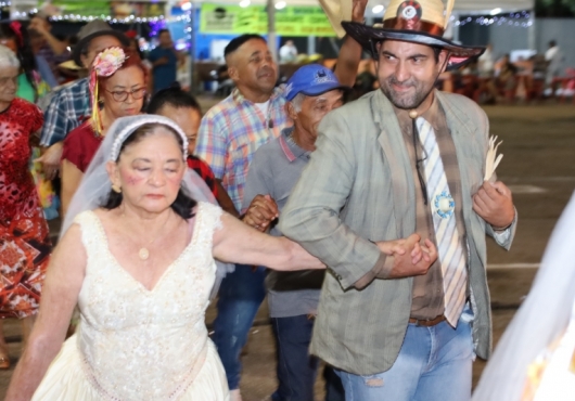 estacionamento no Centro de Eventos de Jaciara | DroneJaciara: Rog�rio Danete e Vitor Fichio