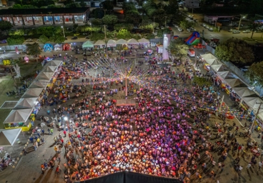 estacionamento no Centro de Eventos de Jaciara | DroneJaciara: Rog�rio Danete e Vitor Fichio