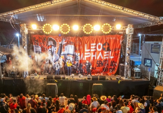 estacionamento no Centro de Eventos de Jaciara | DroneJaciara: Rog�rio Danete e Vitor Fichio