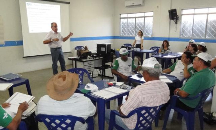 Parcerias levam profissionaliza��o a produtores rurais 