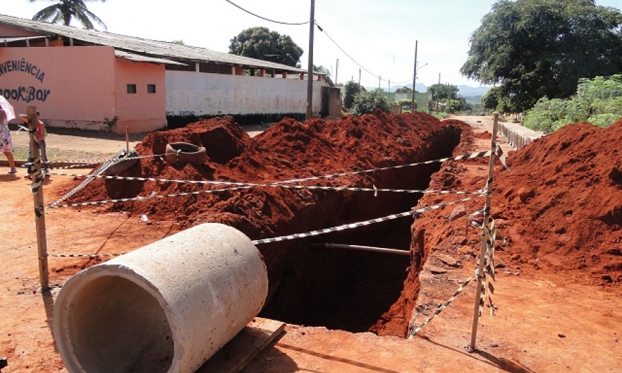 Prefeitura atua com obras nos bairros