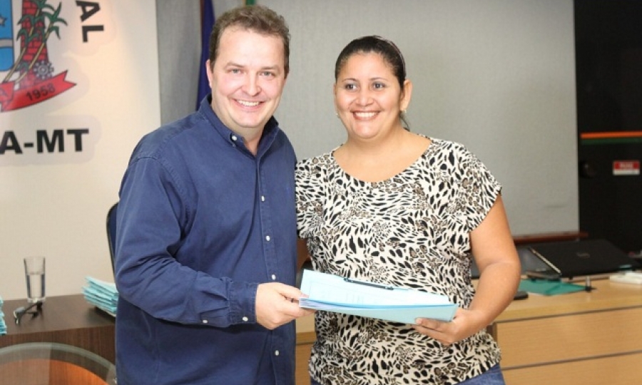 Prefeitura entregou mais escrituras de im�veis