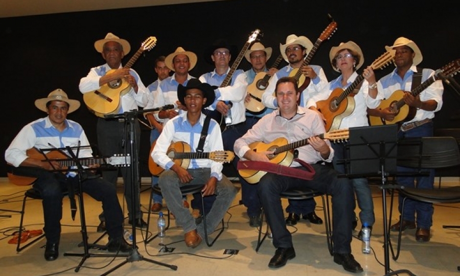Orquestra de Viola resgata ra�zes sertanejas no Centro de Eventos