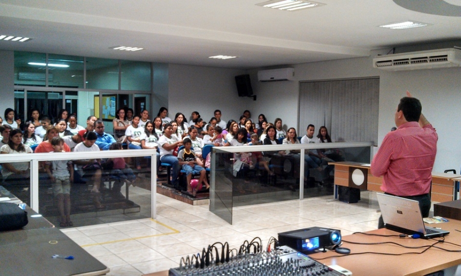 Palestra sobre empreendedorismo � ministrada aos alunos do Projovem