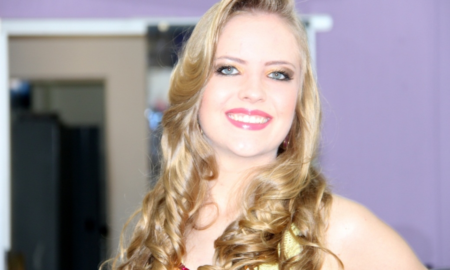 Dina Paula � a representante de Jaciara no Miss Mato Grosso Teen 2013