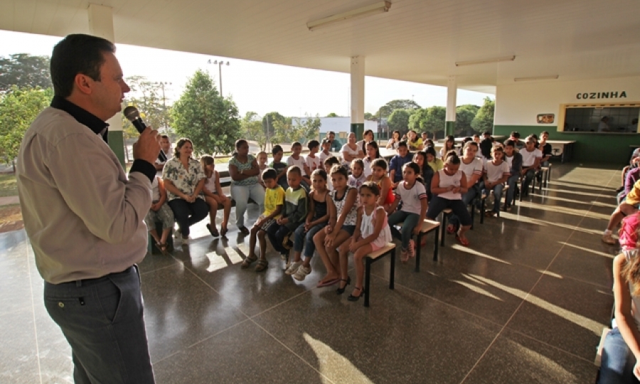 Prefeito Ademir participa de Dia D na Escola
