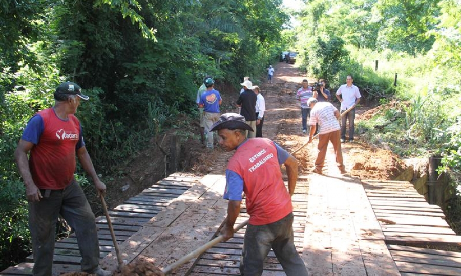 Produtores agr�colas s�o beneficiados com melhorias de estradas e pontes