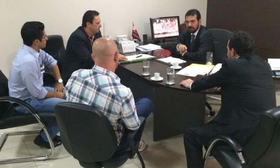 Vice-governador garante asfalto na Avenida Z� de Bia