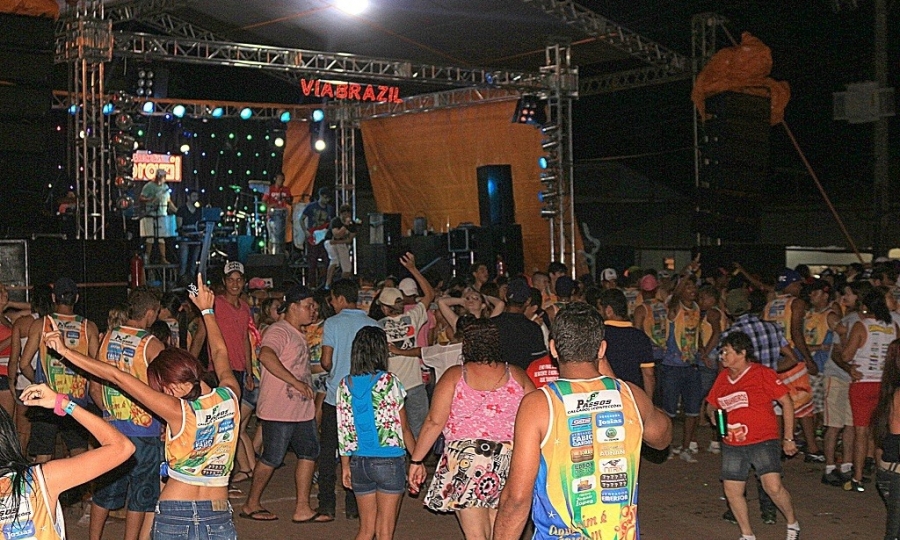 Bandas da Bahia e blocos de rua comandam a primeira noite de JaciFolia