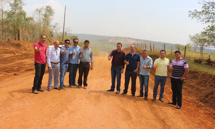 Comitiva realiza visita em obras que geram melhorias a popula��o jaciarense