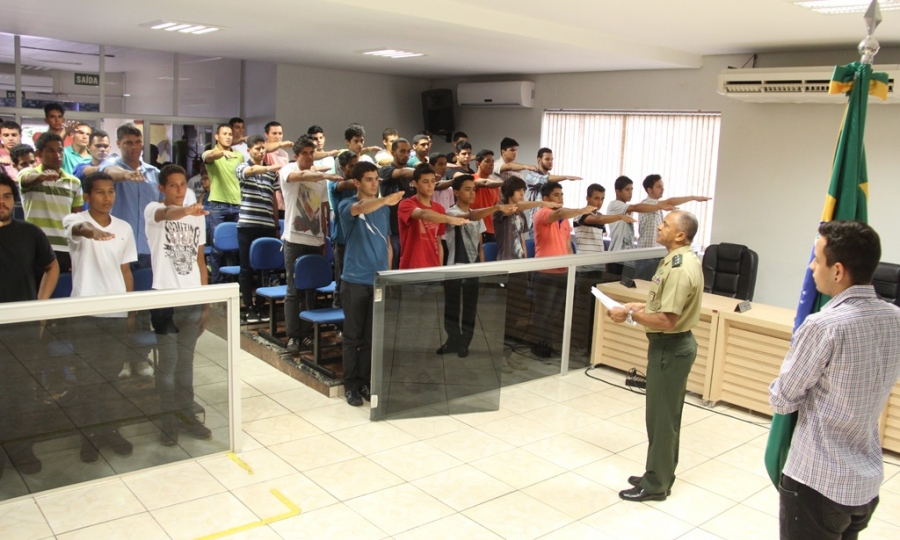 Jovens de Jaciara recebem Certificado de Dispensa de Incorpora��o