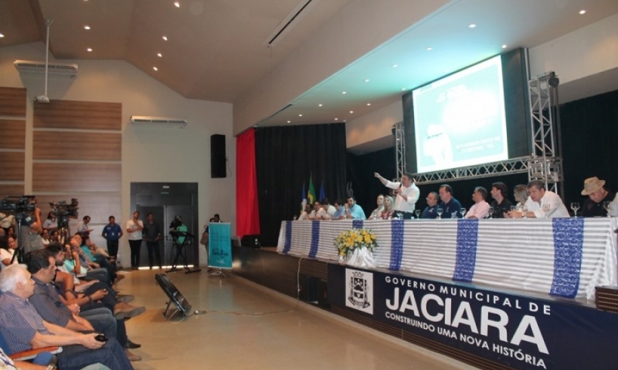 Pedro Taques visita Jaciara e destaca lideran�a do munic�pio na regi�o