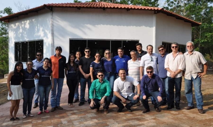 Prefeito, secret�rios, diretores e demais servidores visitam v�rios pontos da cidade