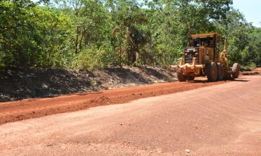 Secretaria de Infraestrutura realiza patrolamento nas imedia��es da MT 457