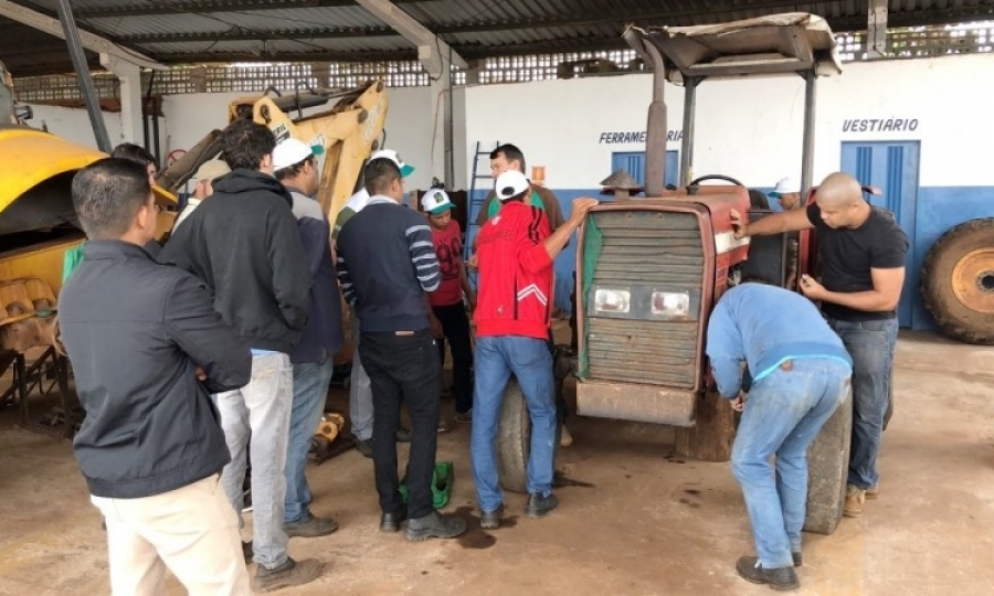 Prefeitura investe na capacita��o do produtor rural por meio de curso de mec�nico de trator agr�cola