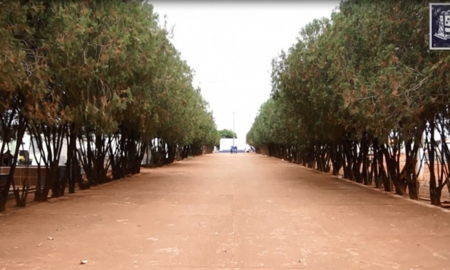 Prefeitura realiza manuten��o no Cemit�rio S�o Francisco de Assis