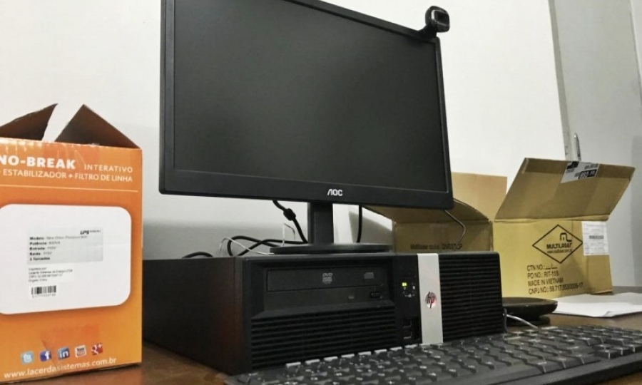 Conselho Comunit�rio de Seguran�a doa computadores para Delegacia de Pol�cia de Jaciara