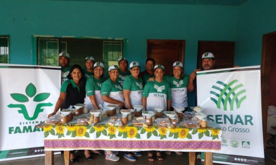 Curso gratuito ensina a produ��o de derivados do leite para moradores do Assentamento Lambari