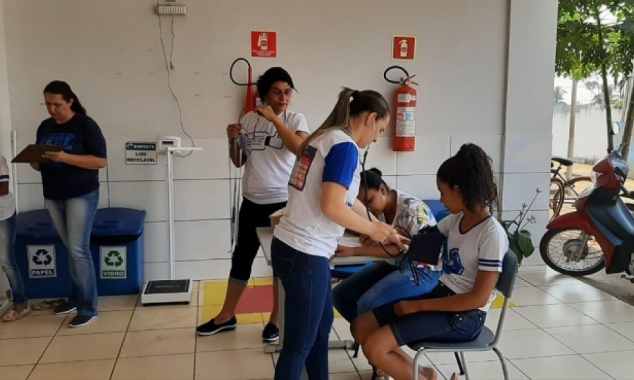 Alunos da Escola Estadual Modelo Santo Ant�nio recebem o Programa Sa�de na Escola