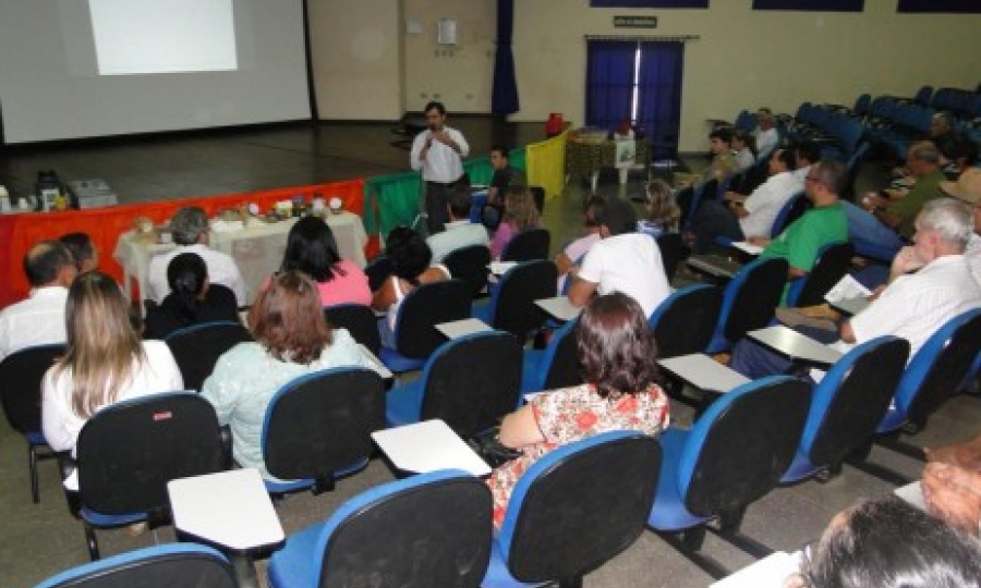 Agricultura: Agroind�stria Familiar � apresentada a produtores rurais de jaciara